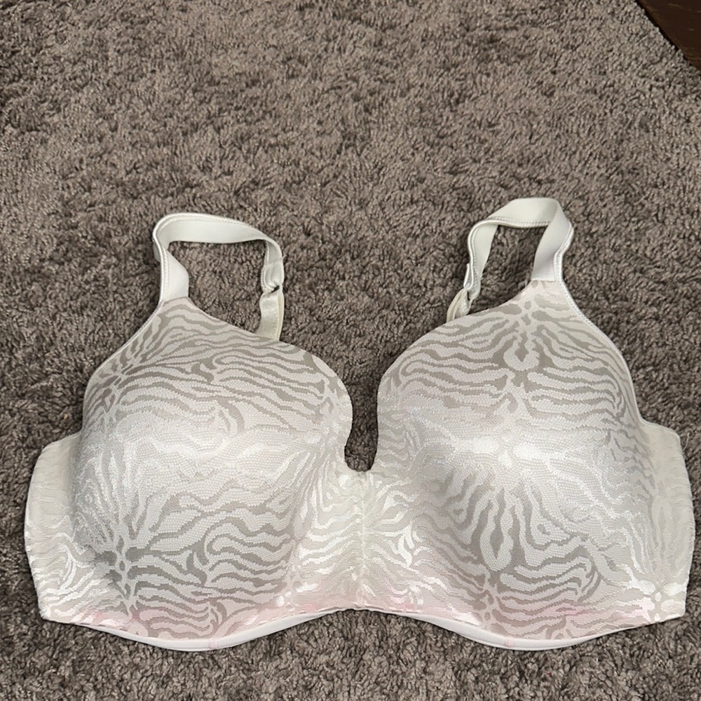 Playtex White Full-Coverage Textured Bra
